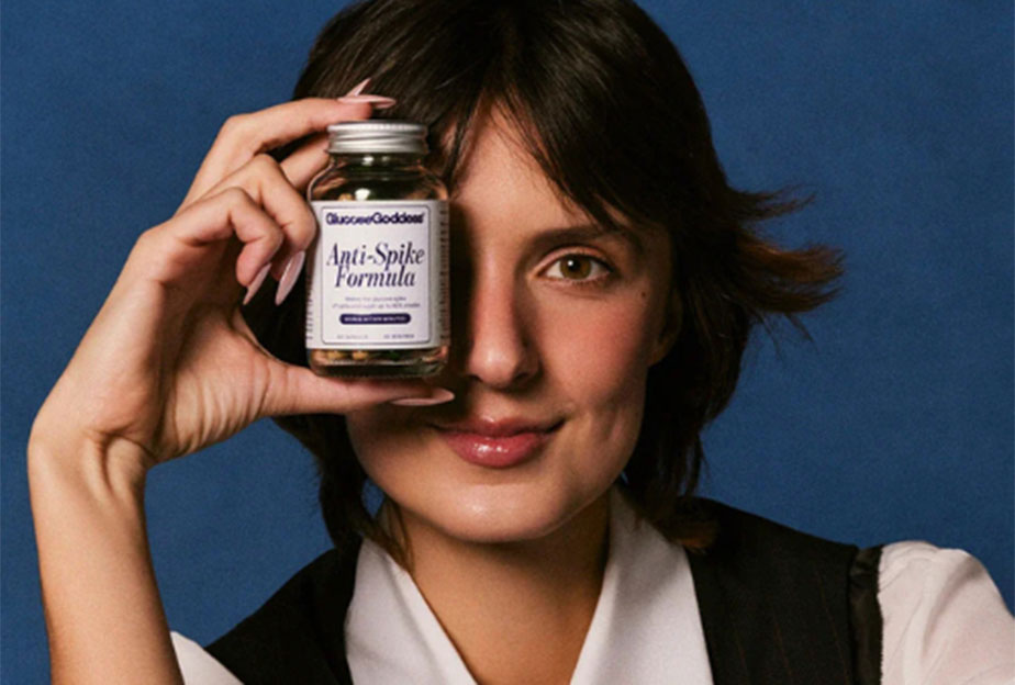 The Glucose Goddess holding her anti spike formula
