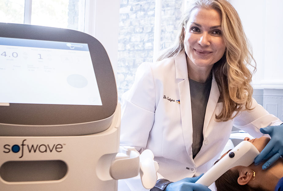 Dr Gahliana doing the Sofwave treatment